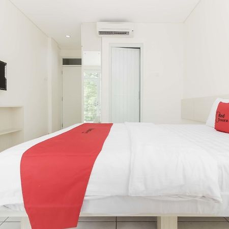Hotel RedDoorz near Pancoran Dżakarta Zewnętrze zdjęcie