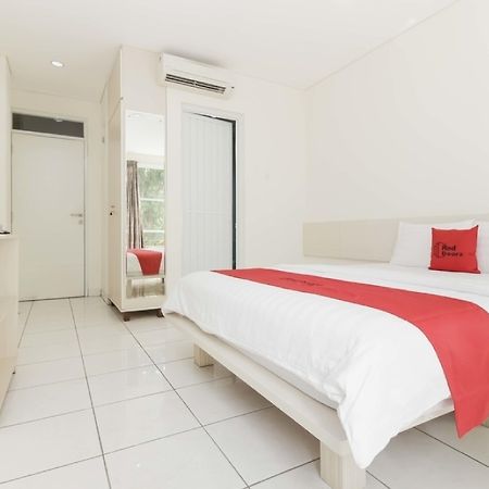 Hotel RedDoorz near Pancoran Dżakarta Zewnętrze zdjęcie