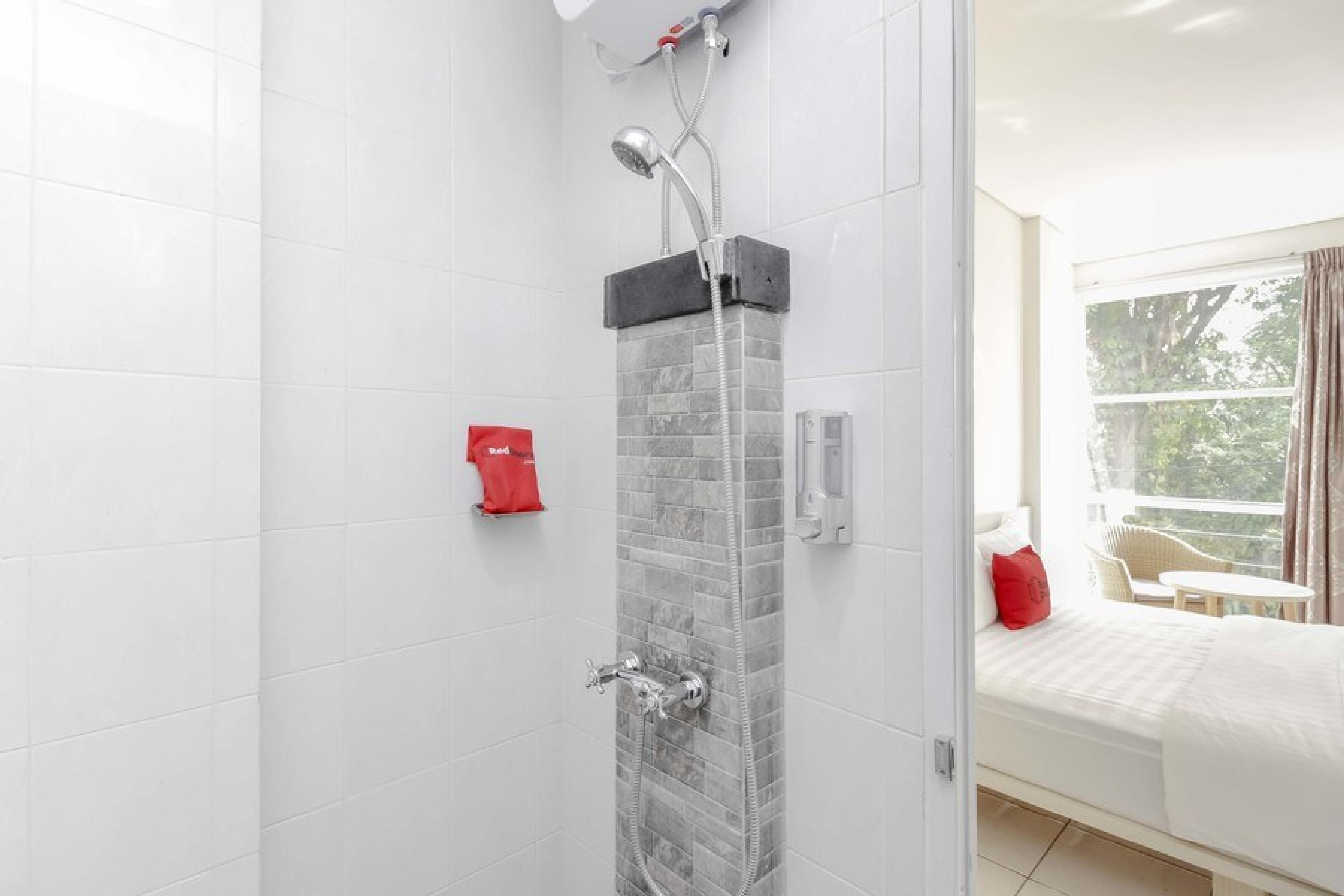 Hotel RedDoorz near Pancoran Dżakarta Zewnętrze zdjęcie