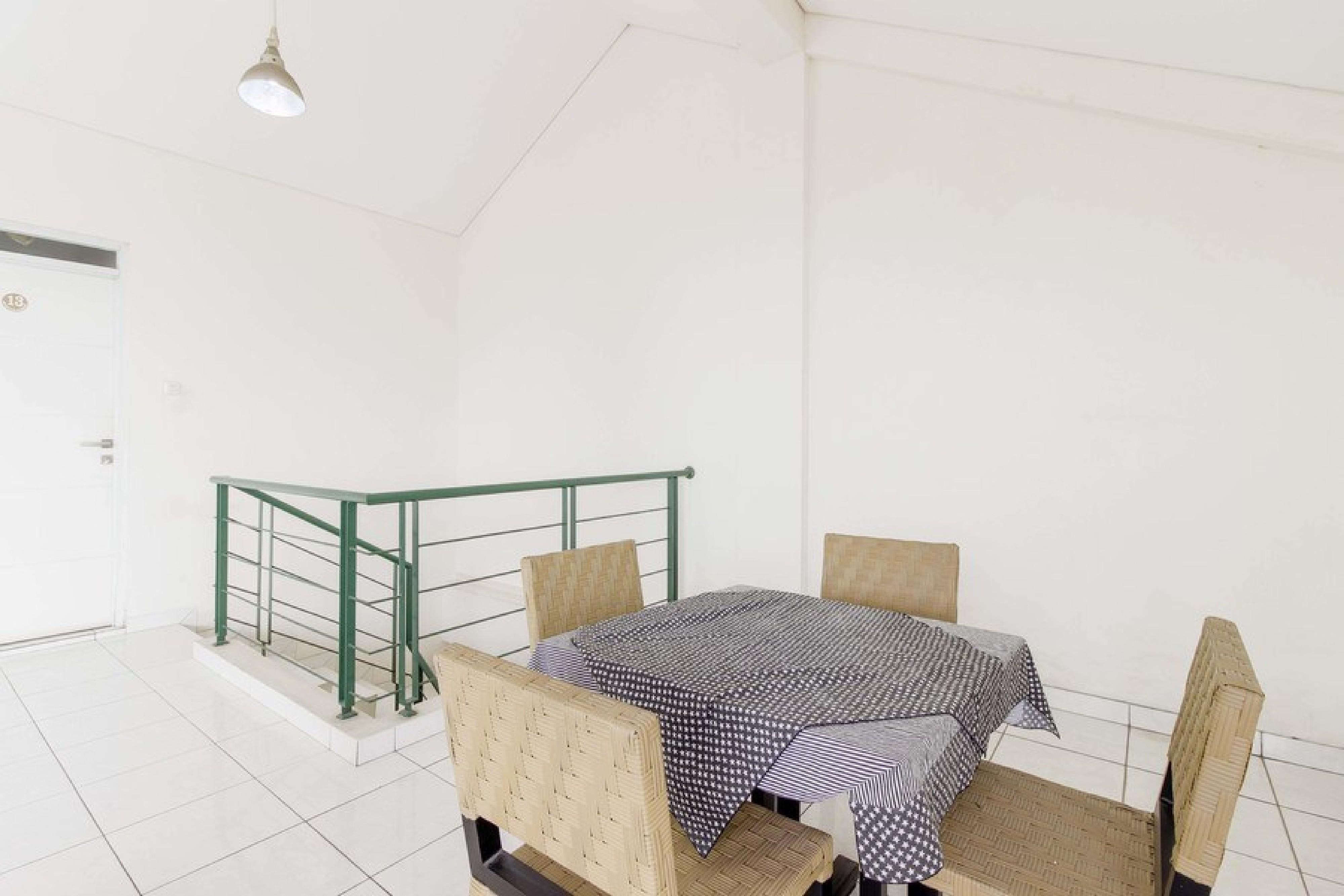 Hotel RedDoorz near Pancoran Dżakarta Zewnętrze zdjęcie